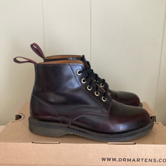 /SOLD/ Doc Martens Emmaline Arcadia Leather Laceup Boot - Picture 2 of 8